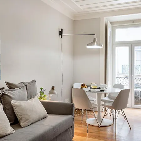 Trendy Flat In The Iconic Chiado Lejlighed *