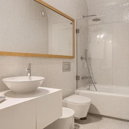 Trendy Flat In The Iconic Chiado Lisboa