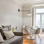 Trendy Flat In The Iconic Chiado アパート